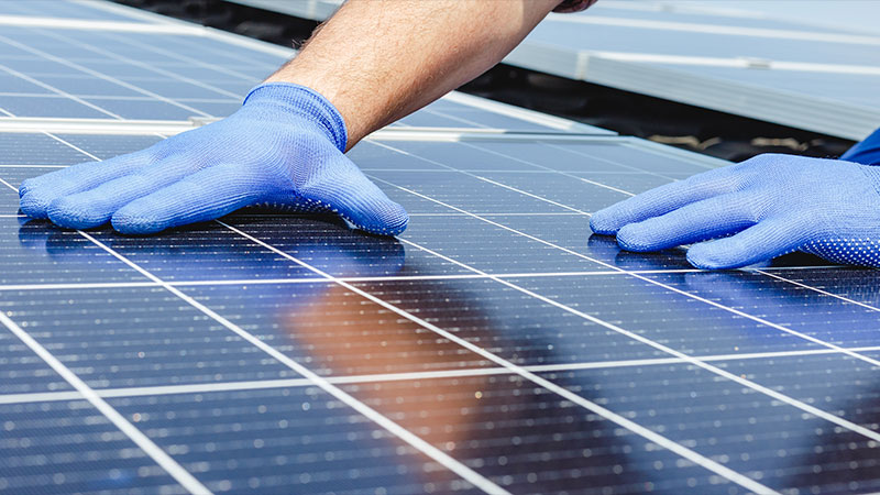 Amazon to trial solar-powered roof and pavement at warehouse in France