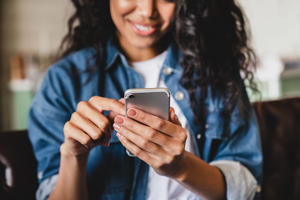Moto mobiles make fast progress in popularity stakes