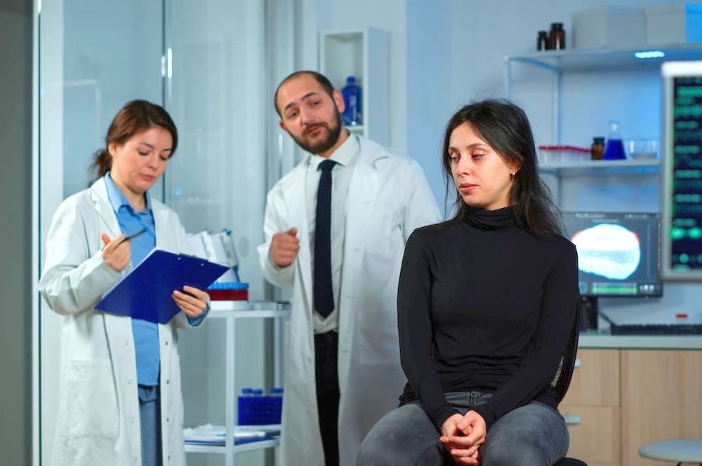Non-invasive laser technology measures blood flow and brain activity