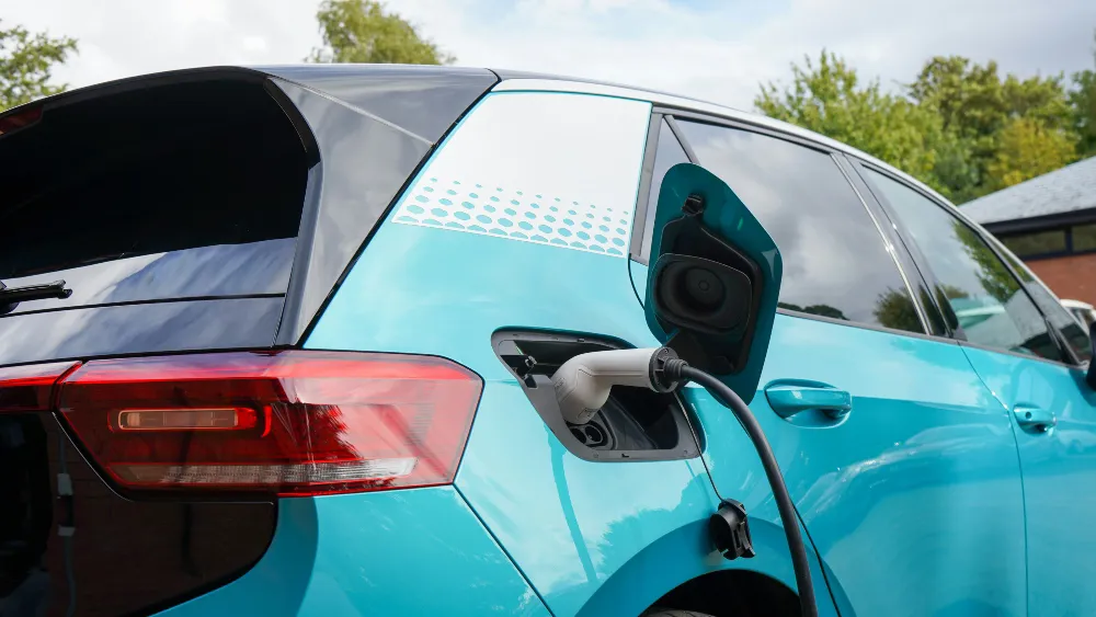 Shell unveils fast-charging EV concept with advanced immersion-cooled battery