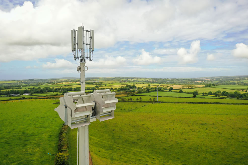 Vodafone switches on UK’s first self-powered mobile mast